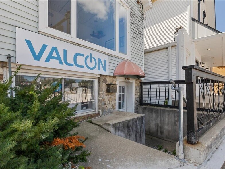 More Photos Of 111 Railroad Ave, Bartlett Office For Lease