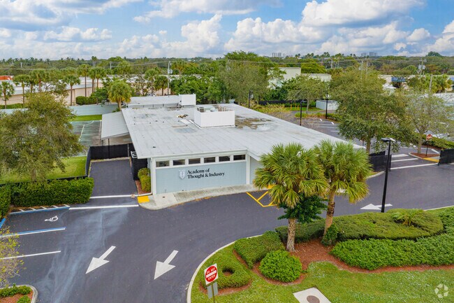 More Photos Of 10350 Riverside Dr, Palm Beach Gardens Schools For Lease