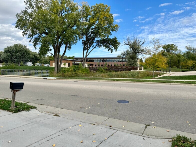 More Photos Of 112 N Madison St, Waunakee Warehouse For Sale