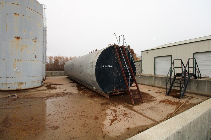 More Photos Of 7350 IL-111, South Roxana Specialty For Sale