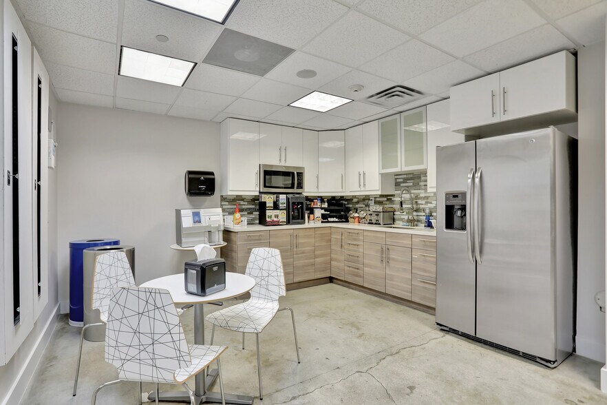 More Photos Of 200 S Andrews Ave, Fort Lauderdale Medical For Sale