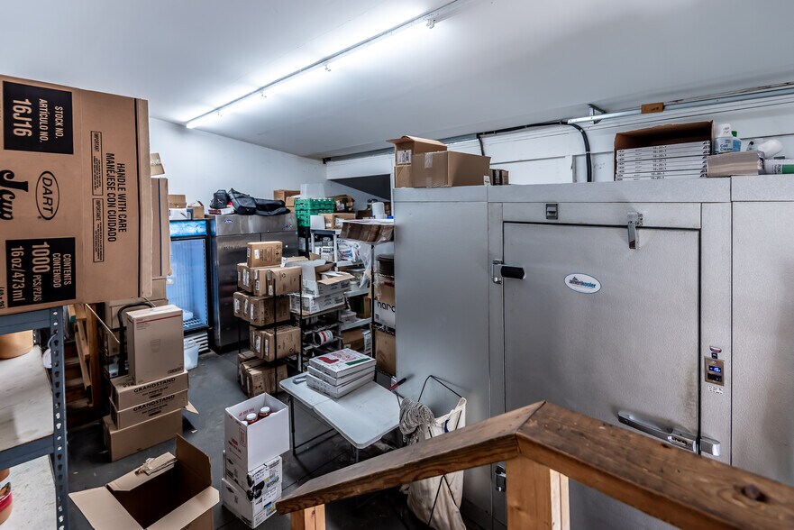 More Photos Of 5527 Oregonia Rd, Oregonia Restaurant For Sale