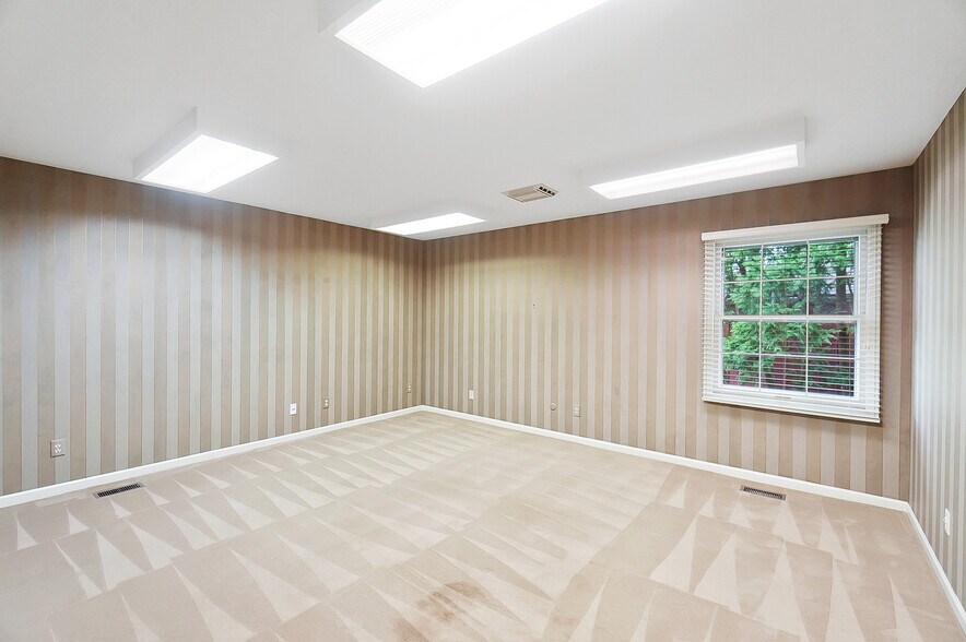 More Photos Of 1354 N Monroe Dr, Xenia Medical For Lease