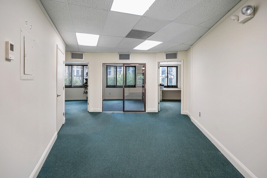 More Photos Of 7960-7990 Old Georgetown Rd, Bethesda Medical For Lease