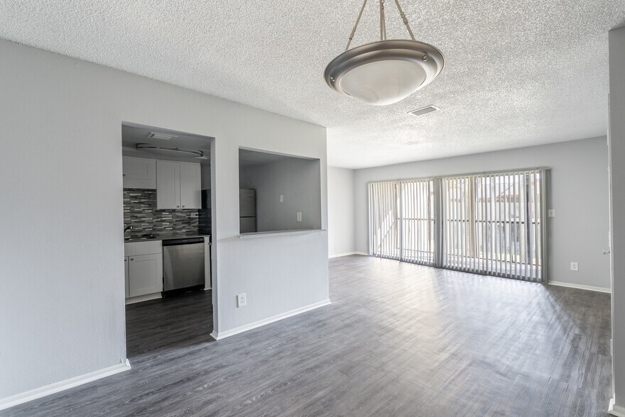 More Photos Of 5659 Del Prado Dr, Tampa Apartments For Sale