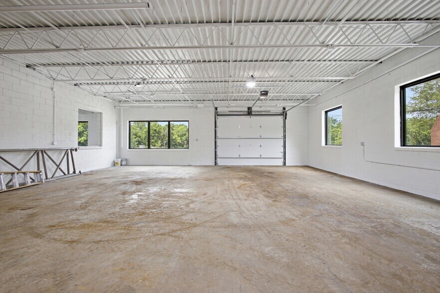 More Photos Of 5629 Raytown Rd, Raytown Industrial For Sale
