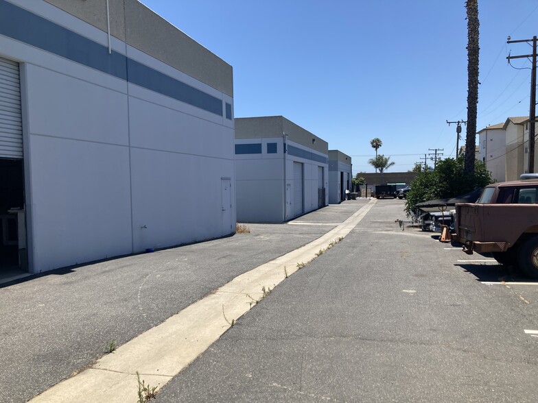 More Photos Of 2455 Lewis Ave, Signal Hill Warehouse For Sale