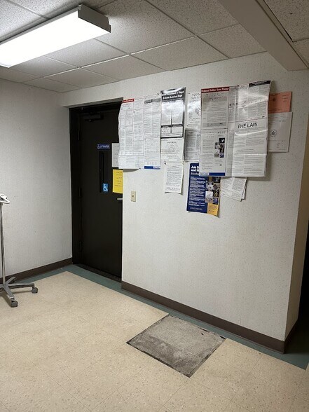 More Photos Of 293 W North St, Geneva Loft Creative Space For Lease