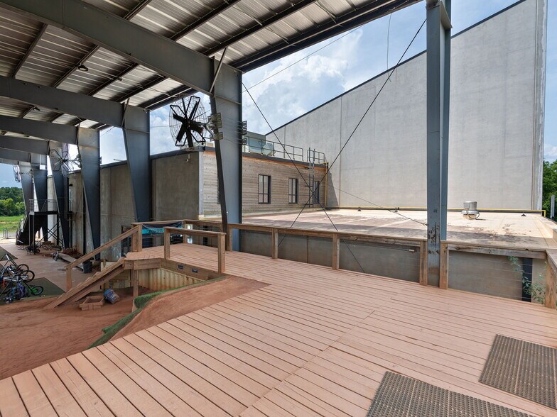 More Photos Of 701 Old Fanning Bridge Rd, Fletcher Sports And Entertainment For Sale