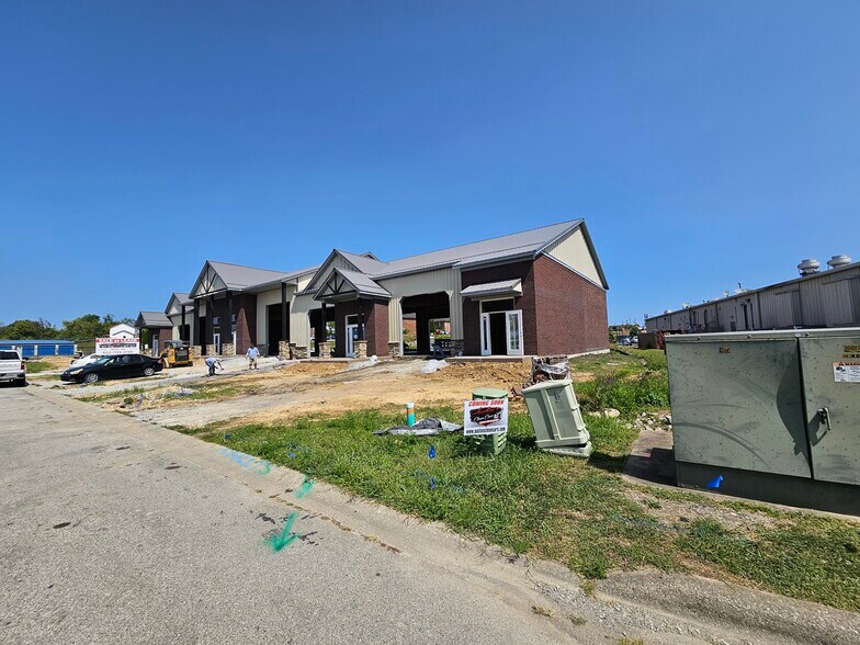 More Photos Of 8000 Hardy Way, Sellersburg Light Distribution For Sale