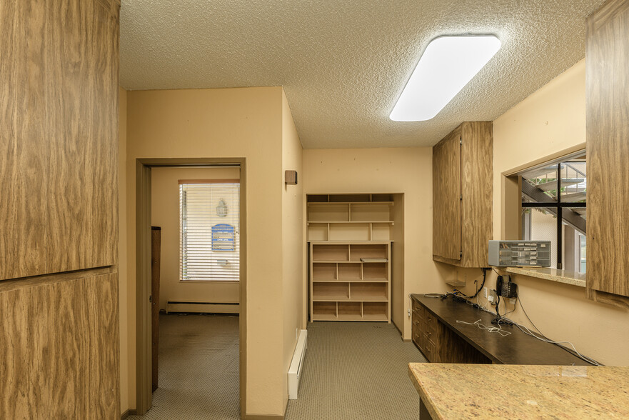 More Photos Of 26535 Carmel Rancho Blvd, Carmel Medical For Lease