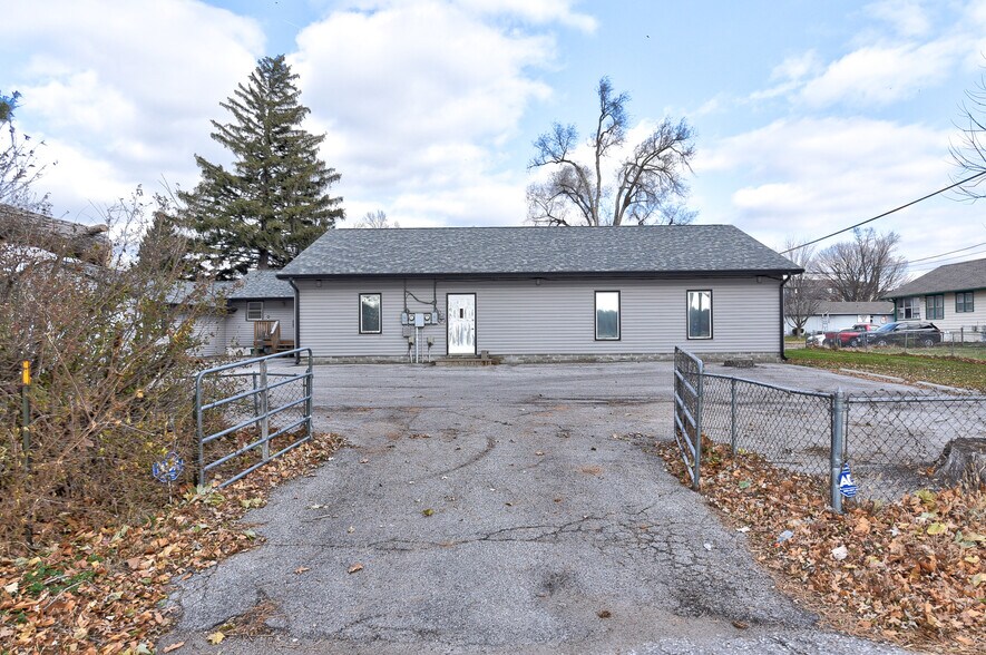 More Photos Of 5036 S 136th St, Omaha Office For Lease