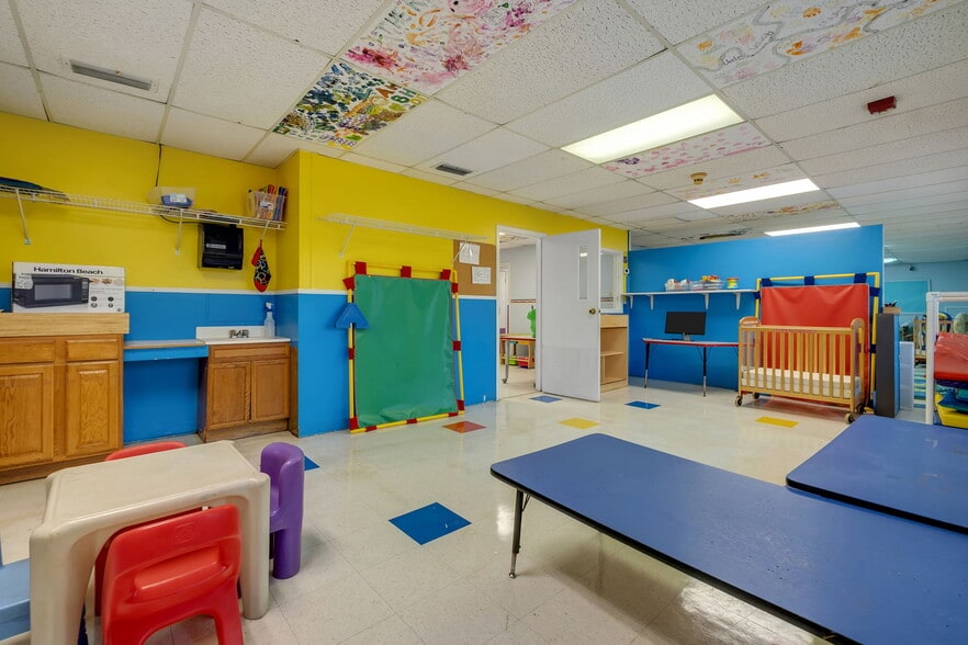 More Photos Of 3472 N Monroe St, Tallahassee Office For Sale