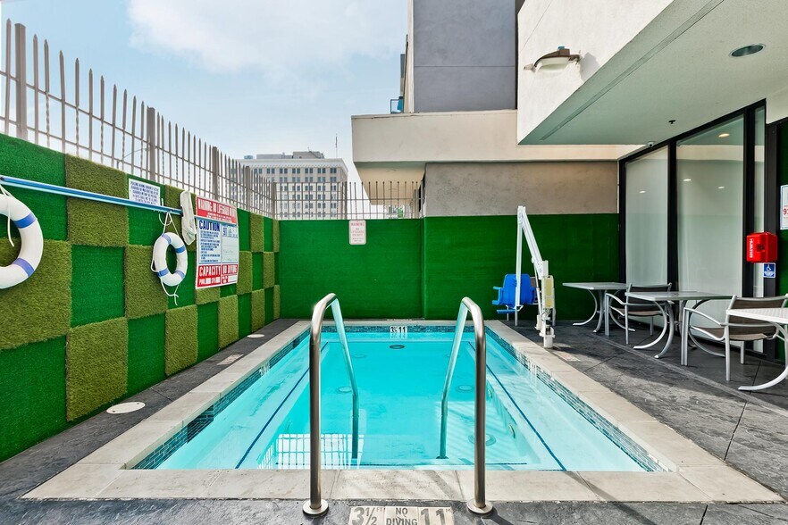 More Photos Of 611 S Westlake Ave, Los Angeles Hotel For Sale