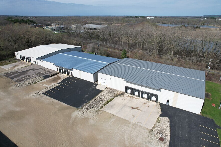 Primary Photo Of 1121-1125 Larsen Rd, Fort Atkinson Warehouse For Lease