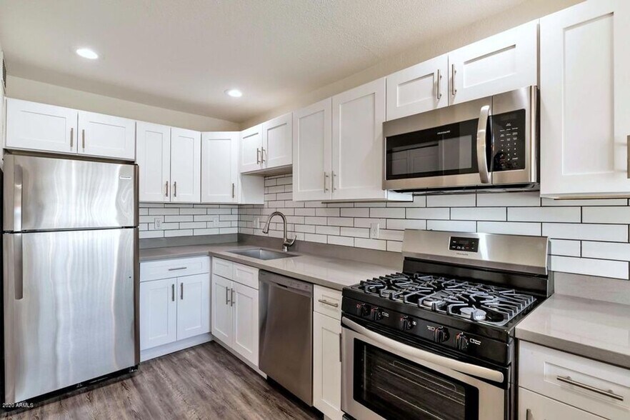 More Photos Of 6725 E Earll Dr, Scottsdale Apartments For Sale