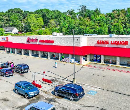 More Photos Of 2200 June Pky, Zanesville Supermarket For Sale