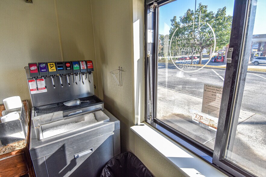 More Photos Of 1530 Hwy 16, Griffin Restaurant For Lease