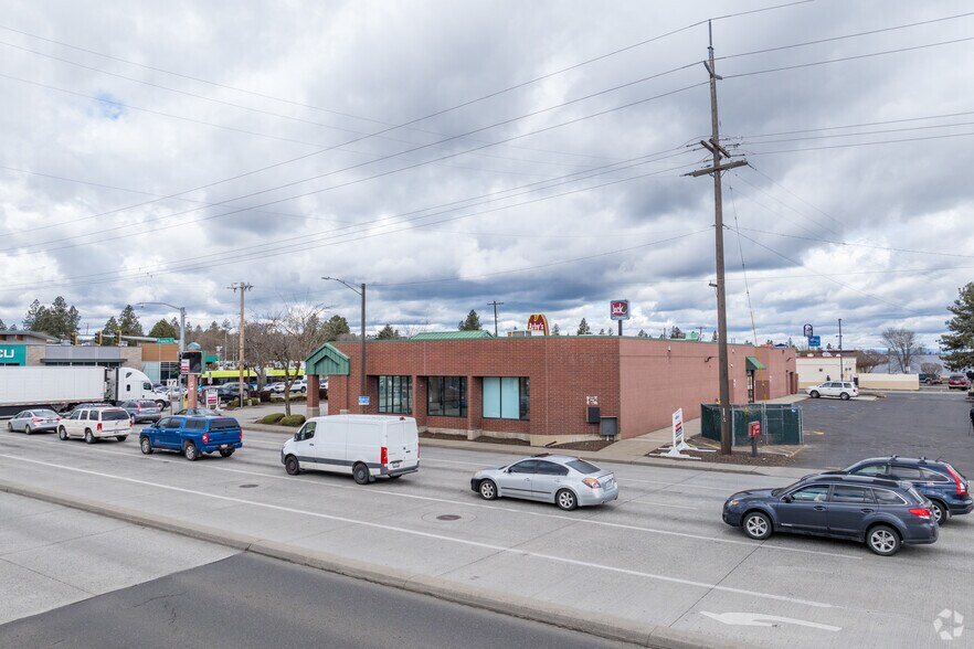 More Photos Of 6302 N Division St, Spokane Freestanding For Lease