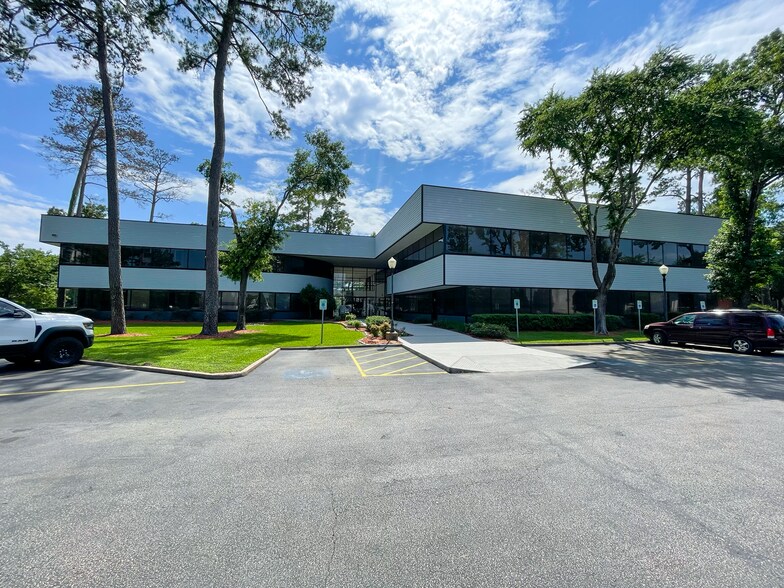 More Photos Of 333 N Rivershire Dr, Conroe Office For Lease