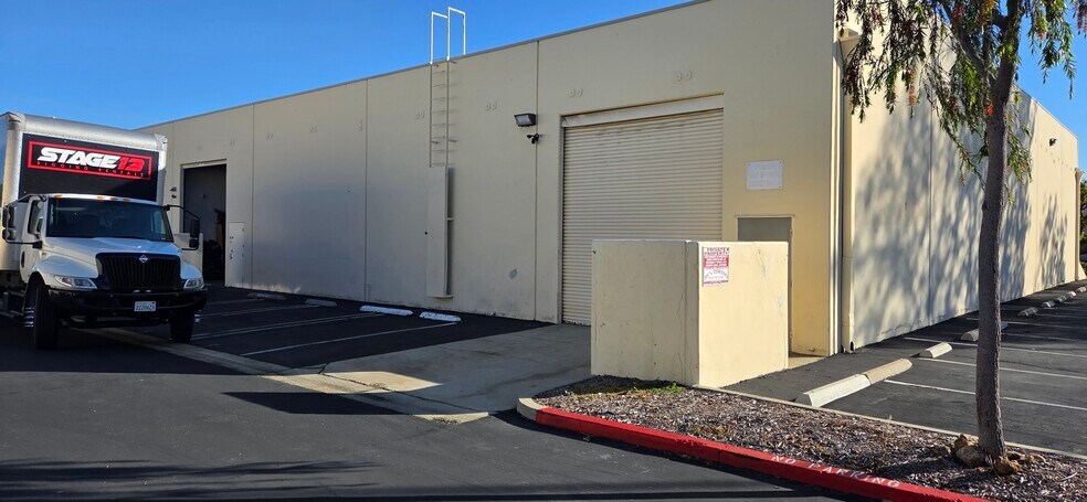 More Photos Of 9155 Alabama Ave, Chatsworth Light Manufacturing For Lease