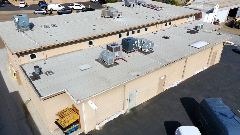 More Photos Of 7667 Vickers St, San Diego Warehouse For Sale