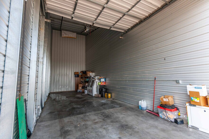 More Photos Of 4700 Marketplace Dr, Johnstown Warehouse For Sale