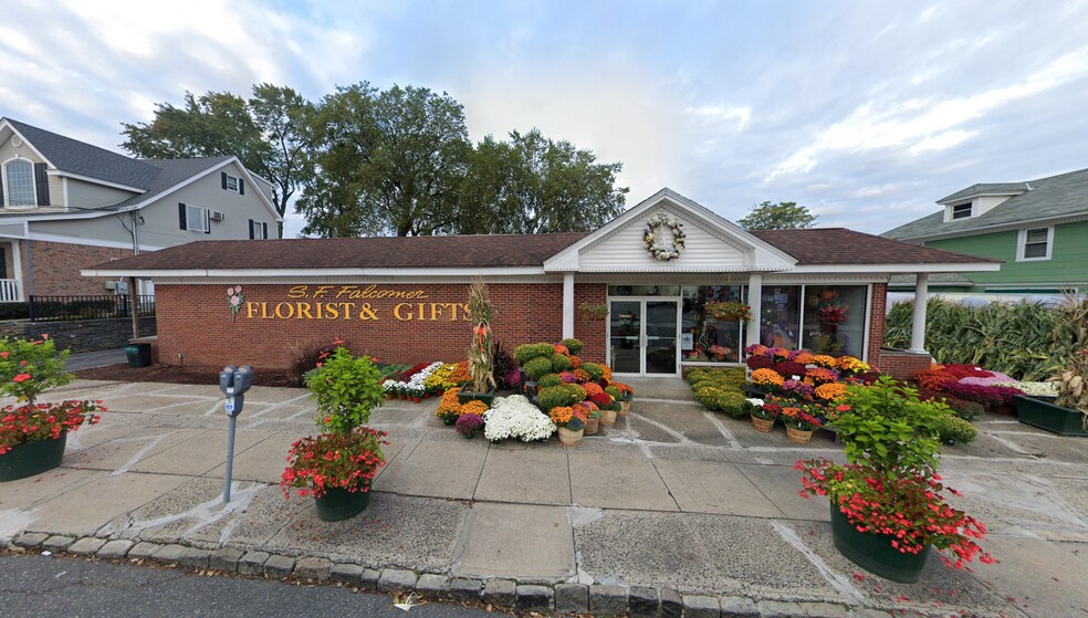 Primary Photo Of 4-8 S Maryland Ave, Port Washington Storefront For Sale