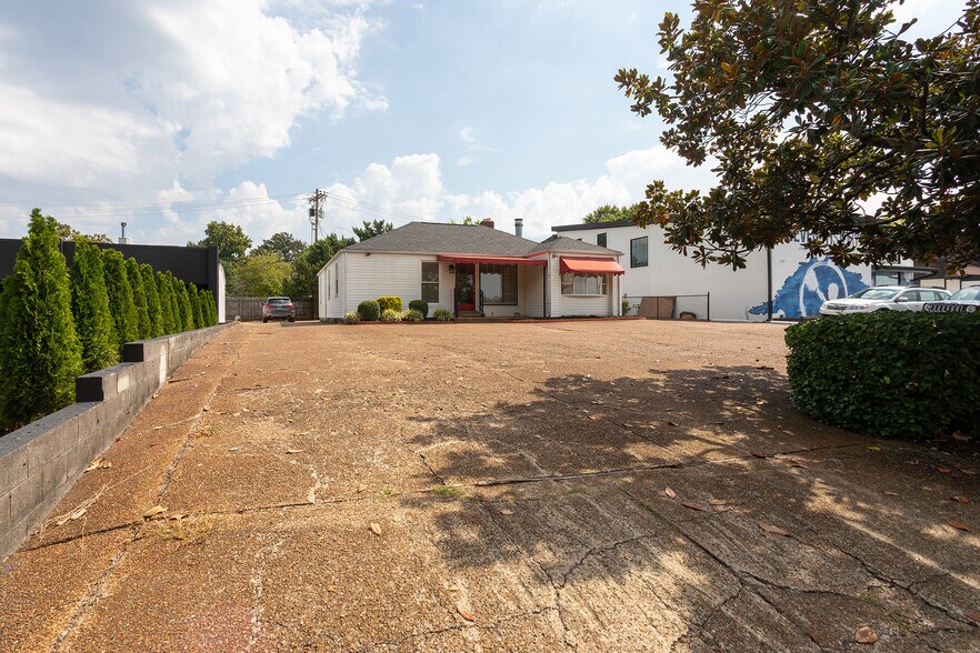 Primary Photo Of 644 W Iris Dr, Nashville Office For Lease