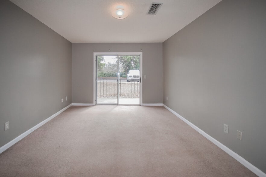 More Photos Of 1500 Glenn ave, Auburn Apartments For Sale