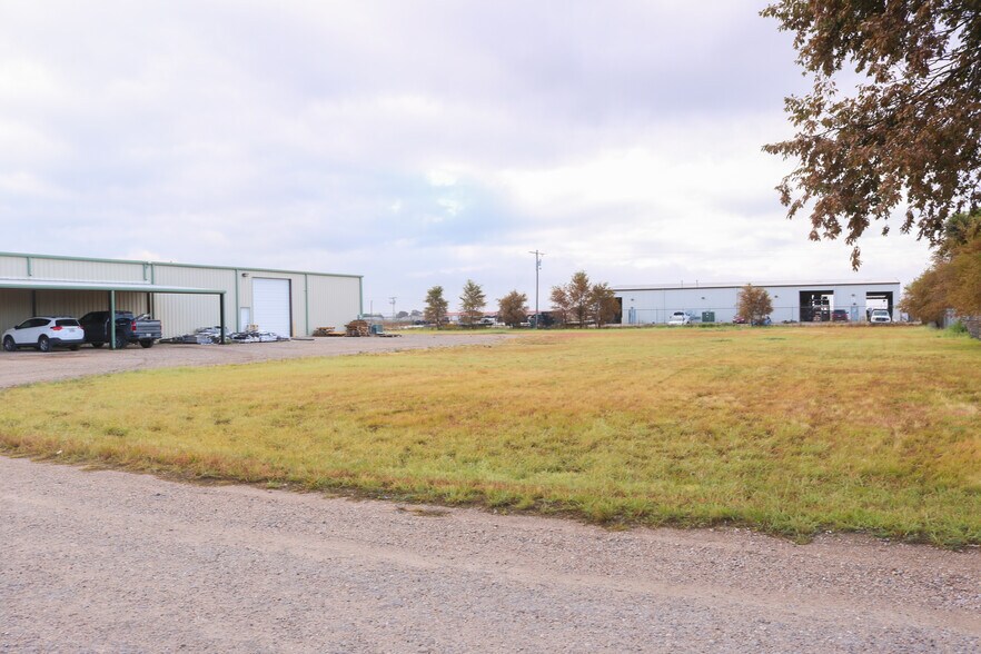 More Photos Of 2303 Private Road 7340 rd, Lubbock Warehouse For Lease