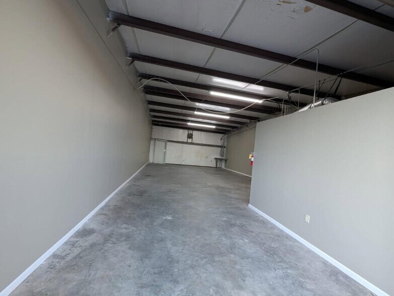 More Photos Of 6317-6325 Dogwood Dr, Milton Warehouse For Lease