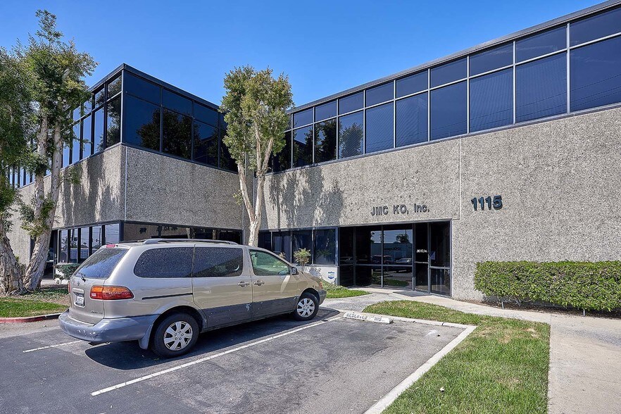 More Photos Of 1115 S Placentia Ave, Fullerton Light Manufacturing For Sale