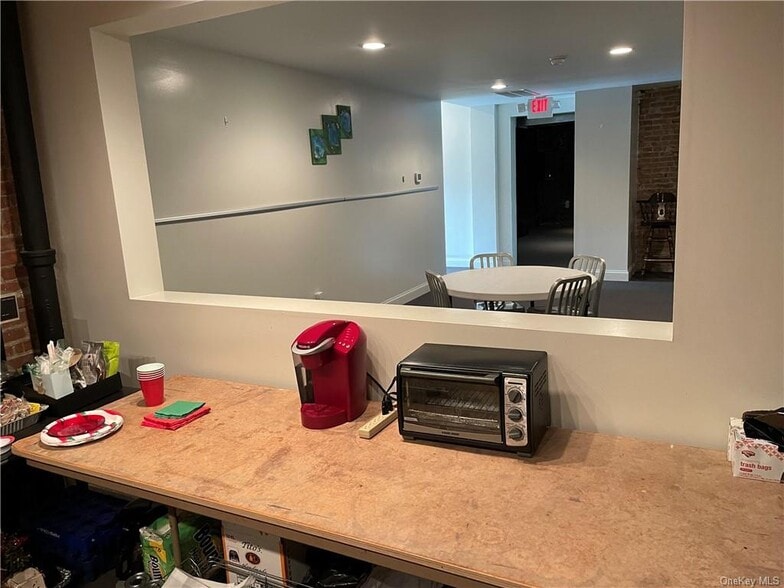 More Photos Of 42 Orchard St, Walden Freestanding For Sale