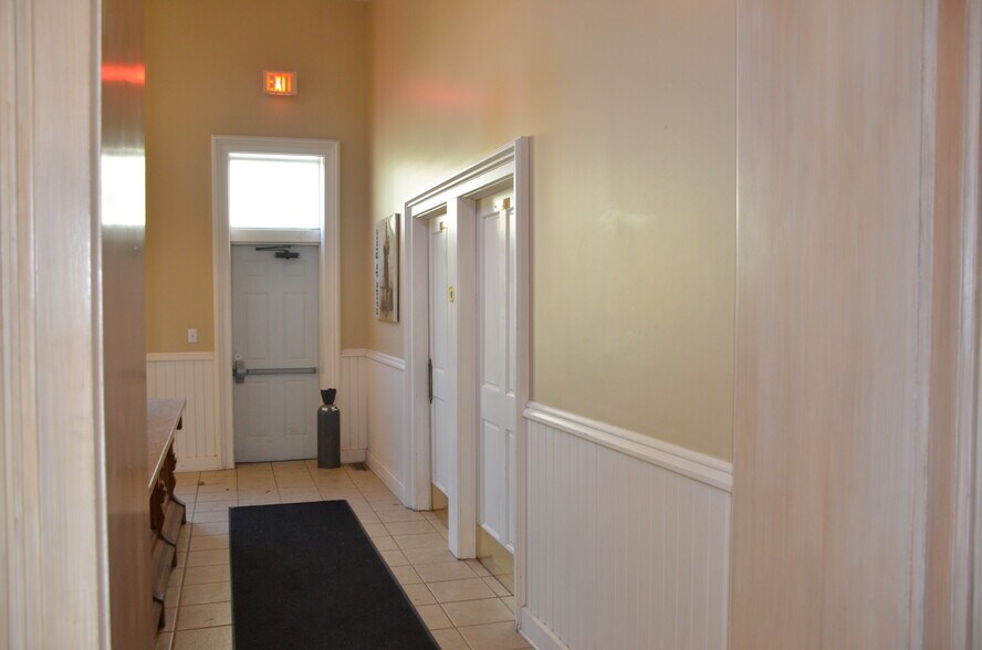 More Photos Of 11 Benton Ave E, Albia Restaurant For Sale