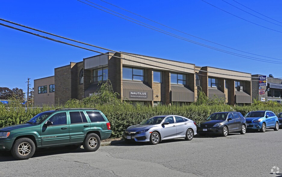 More Photos Of 6866 Russell Av, Burnaby Office For Lease