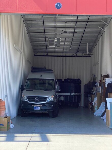 More Photos Of 73660 Dinah Shore Dr, Palm Desert Self Storage For Sale