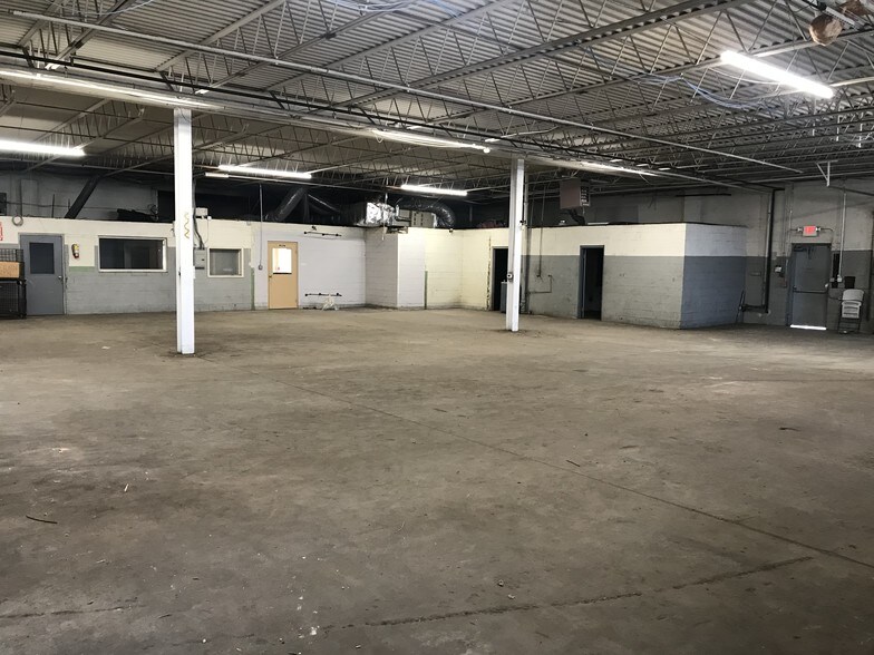 More Photos Of 1615 Bustleton Pike, Feasterville Trevose Warehouse For Lease