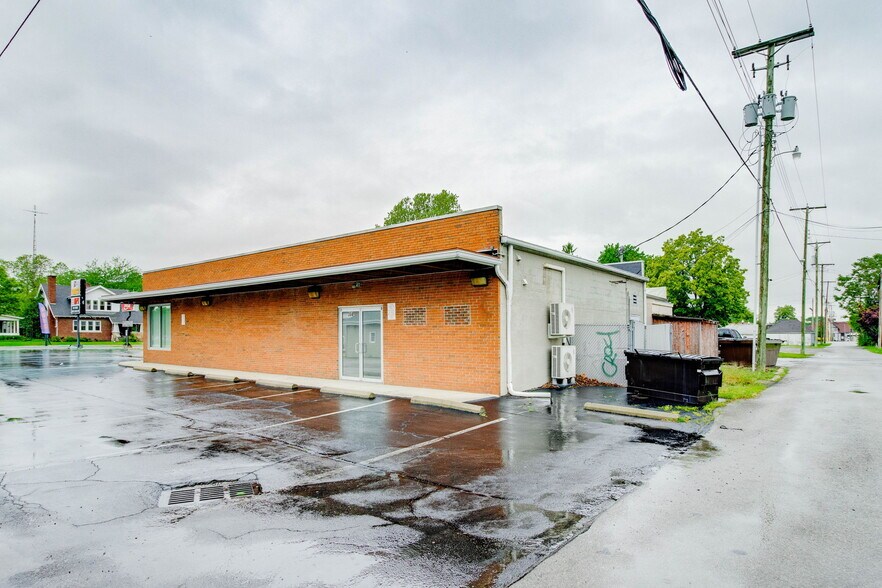 More Photos Of 304 S Main St, Ada Freestanding For Sale