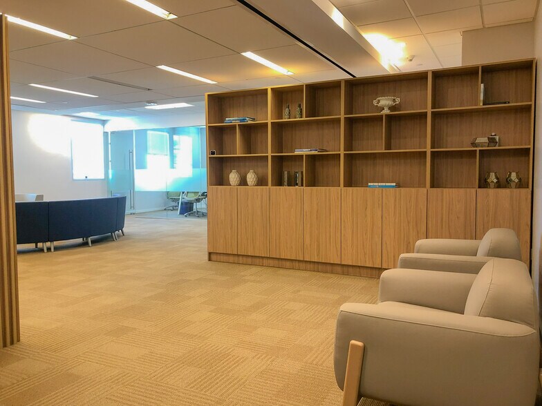 More Photos Of 355 Alhambra Cir, Coral Gables Coworking Space