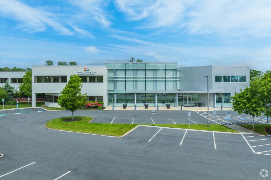 More Photos Of 5 Omni Way, Chelmsford Flex For Lease