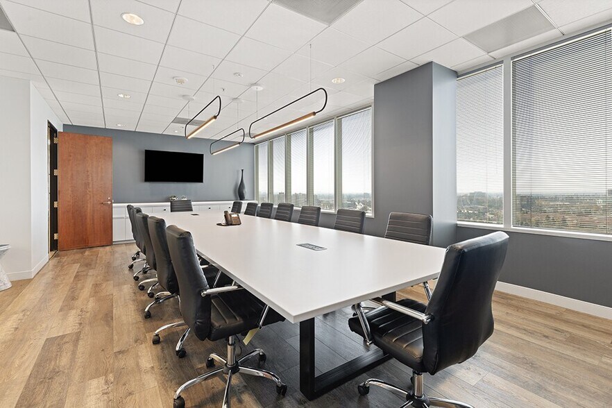 More Photos Of 500 N State College Blvd, Orange Coworking Space