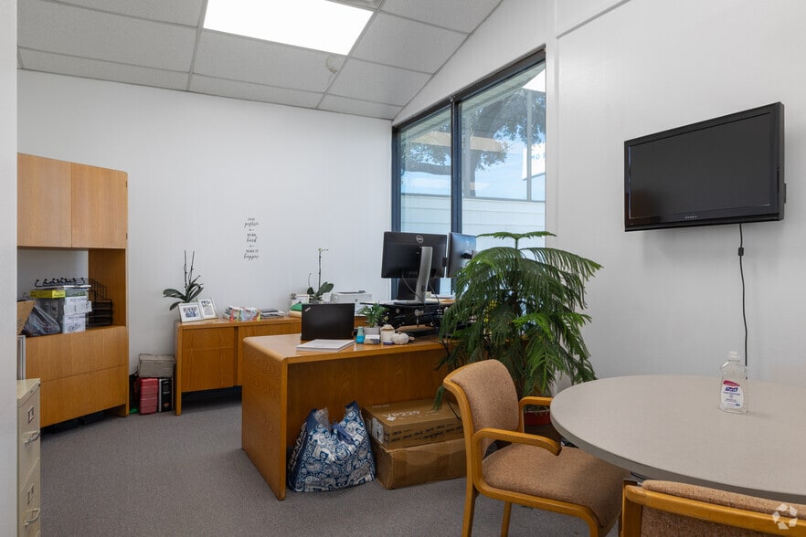 More Photos Of 1733 N Padre Island Dr, Corpus Christi Research And Development For Lease