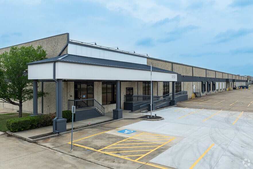 Primary Photo Of 1040-1050 S State Highway 161, Grand Prairie Warehouse For Lease