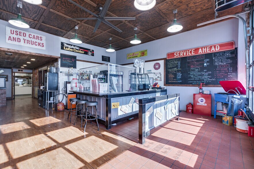 More Photos Of 328 5th Ave N, Bayport Restaurant For Sale