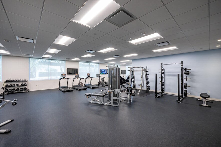 More Photos Of 23800 N Farmers Way, Phoenix Office For Lease