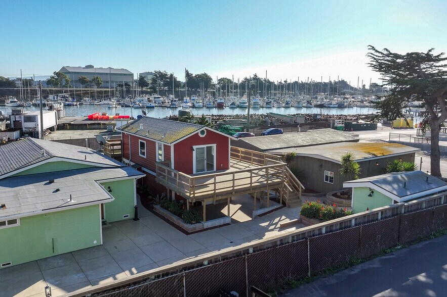 More Photos Of 7550 Sandholdt Rd, Moss Landing Warehouse For Sale