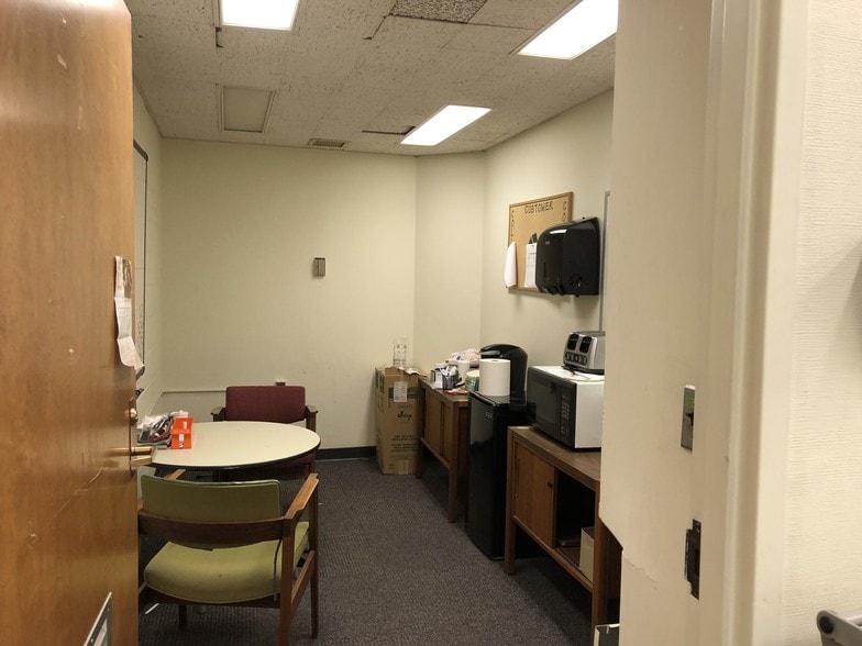 More Photos Of 4 Plaza Way, Fairhaven Bank For Lease