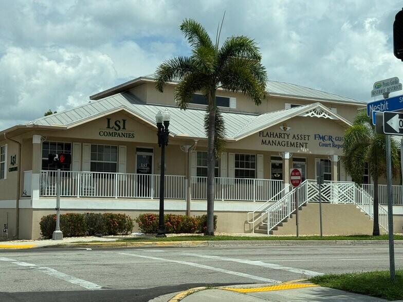 More Photos Of 122 Nesbit St, Punta Gorda Office For Lease