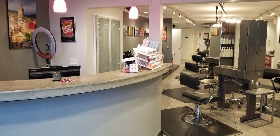 More Photos Of 536 5th Ave W, Seattle Office Residential For Sale